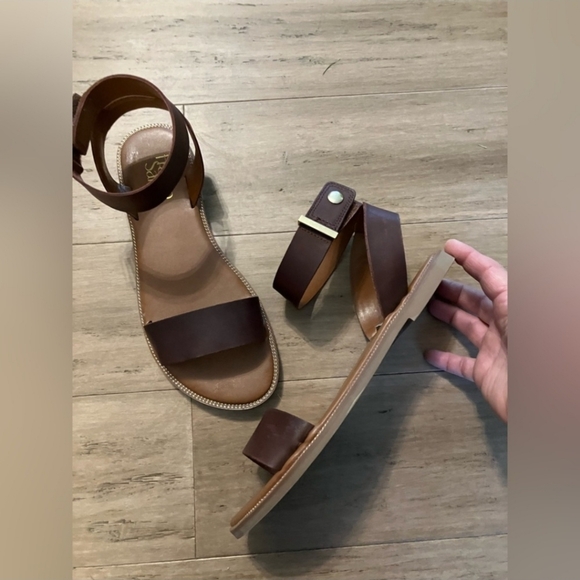 Franco Sarto Shoes - Like new leather Franco Sarto women’s sandals! Size 9